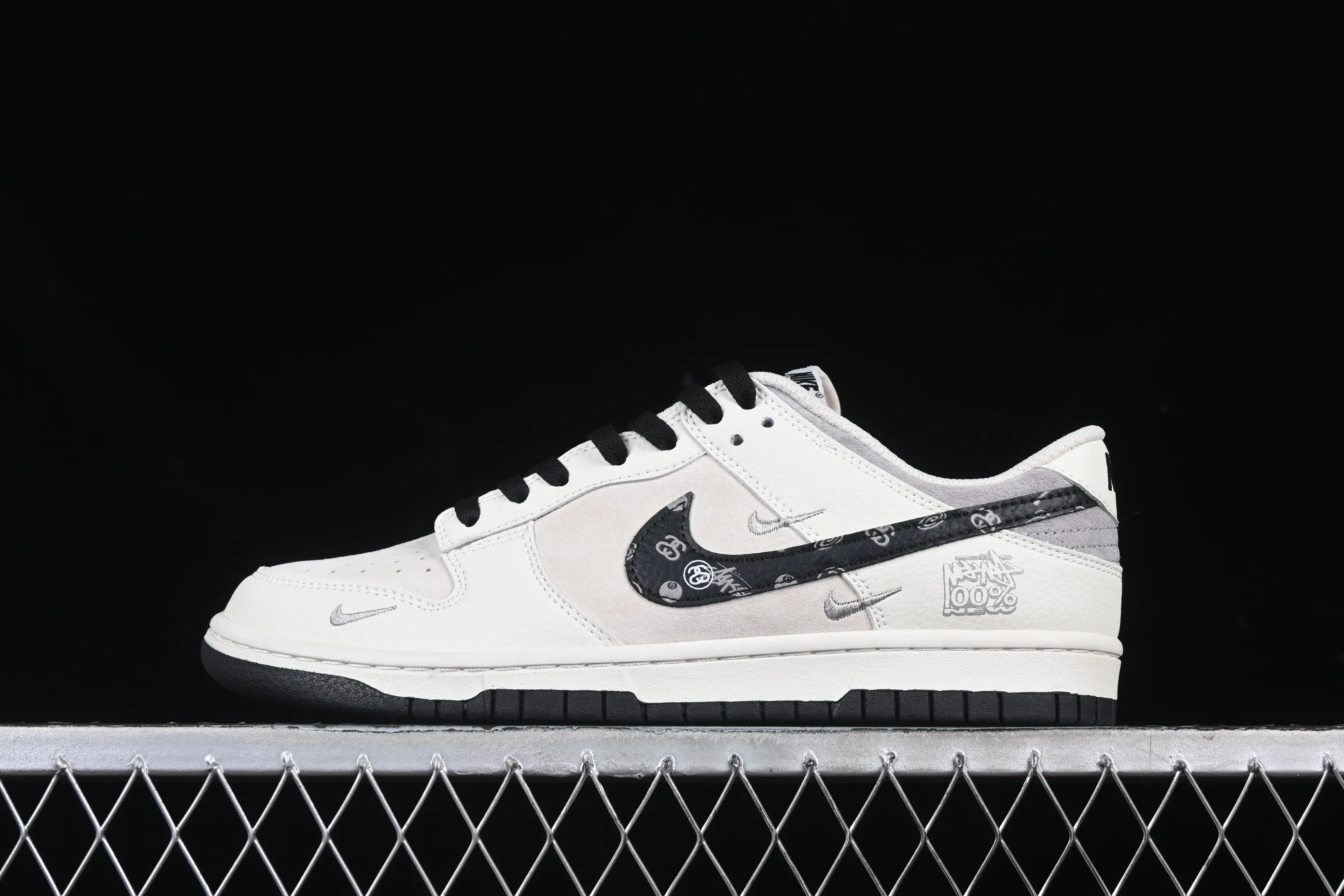 All categories Nk SB Dunk Series Nk SB Dunk Low High-end customized low-top sneakers Nk SB Dunk Low Stusi co-branded beige flower hook Anniversary high-end customized low-top casual sneakers DJ2024-055